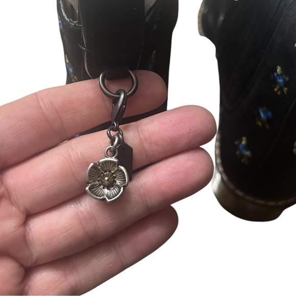 COACH Bowery Prairie Suede Chelsea Boots in Black / Blue Size 6 NWOB - Picture 8 of 11